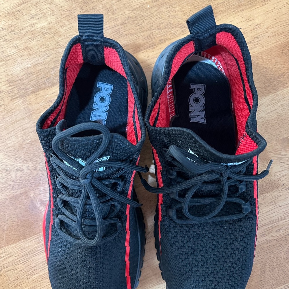 Sneakers - Picture 5 of 9